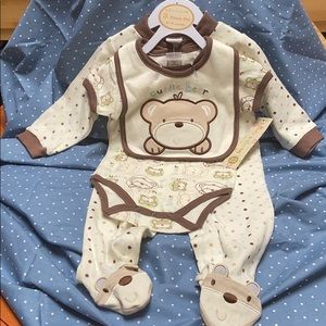 3 piece set. 3-6 months. Sleeper, onsie and bib.